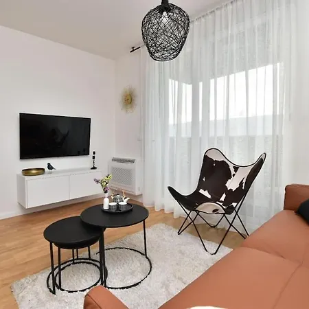 Urban Loft With Garage Place *