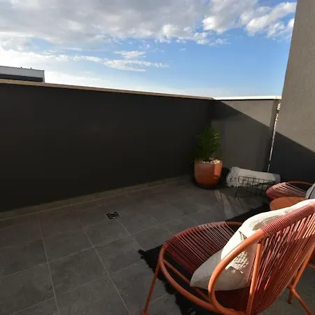 Urban Loft With Garage Place